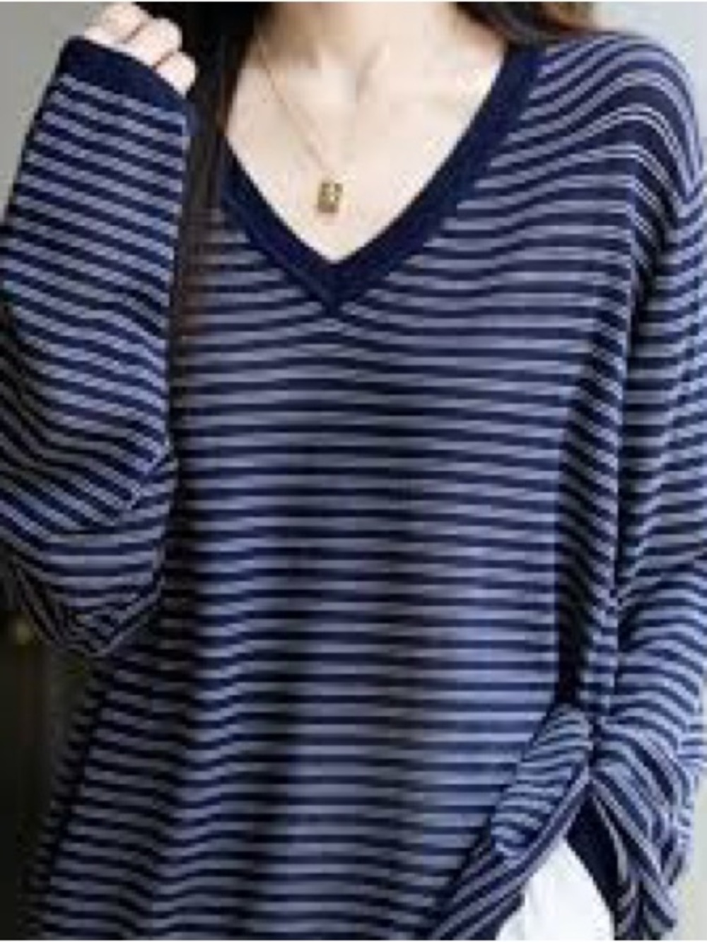 MARGARET O'LEARY L~NAVY & LIGHT BLUE/ GRAY OVERSIZED STRIPE V-NECK SWEATER SHIRT